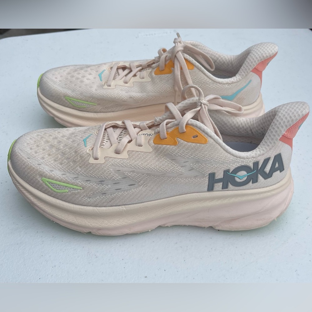 Women’s Clifton 9 Hoka’s